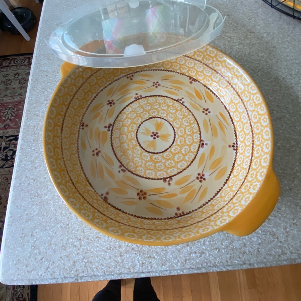 JUST REDUCED Temptations Old World Pattern Bakeware Bowl with Snap On Lid NWOT